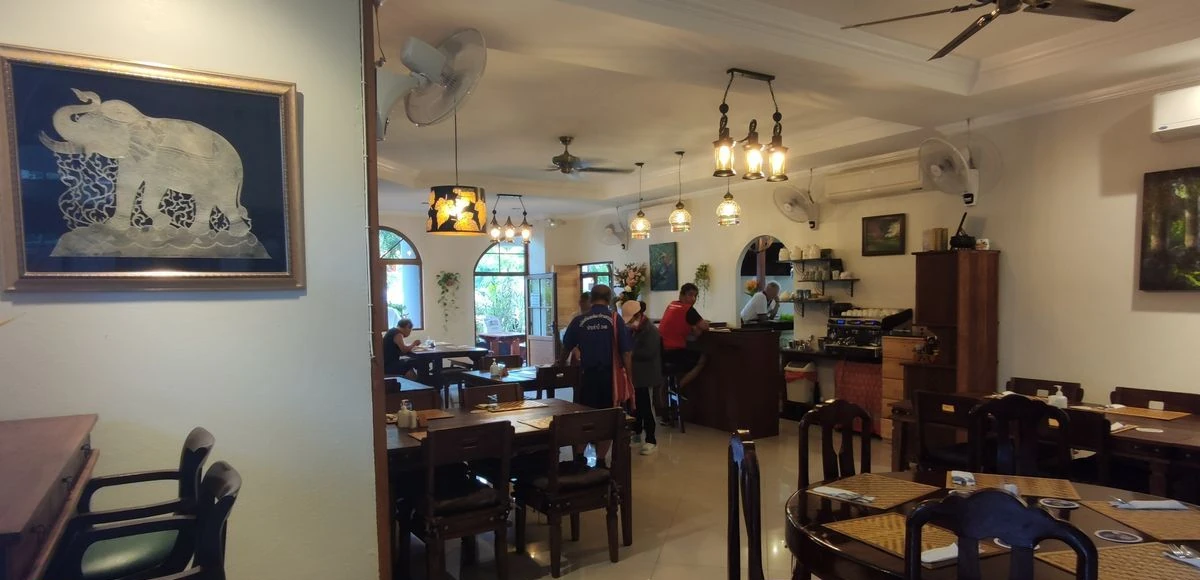 Gourmetrestaurant unterhalb der Wohnanlage in Chiang Rai
